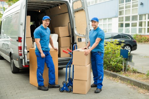 Local moving help for flats and homes in Camdentown